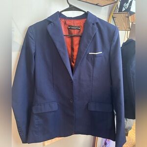 Young Boys suit, worn only a few times, good condition, comfy material!